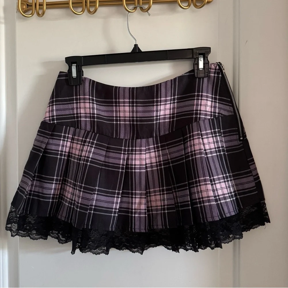 Plaid Pink and Black Skirt - Picture 13 of 13
